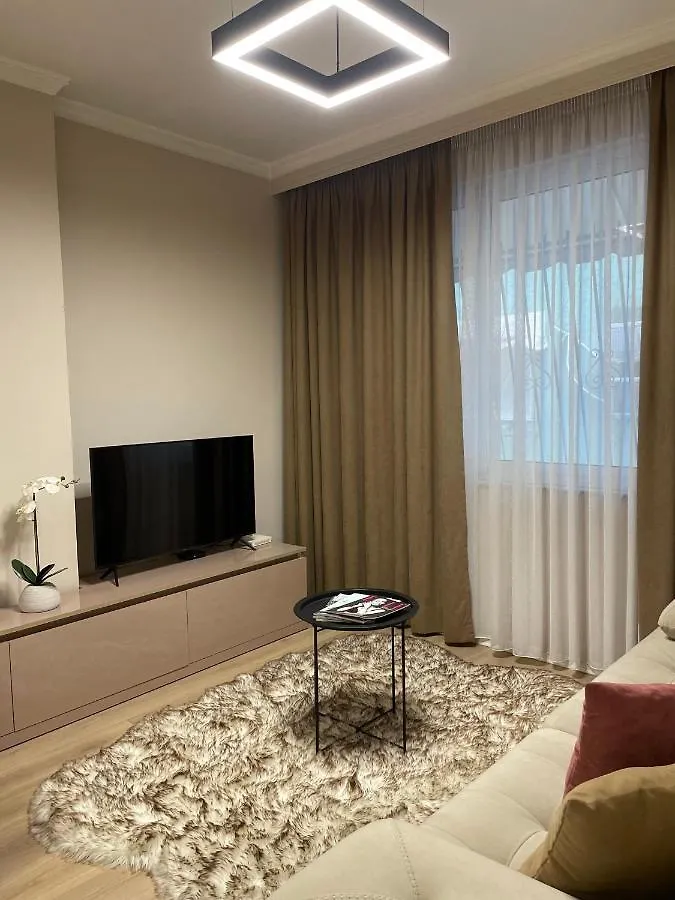 City Rest Bllok Τίρανα 0*,
