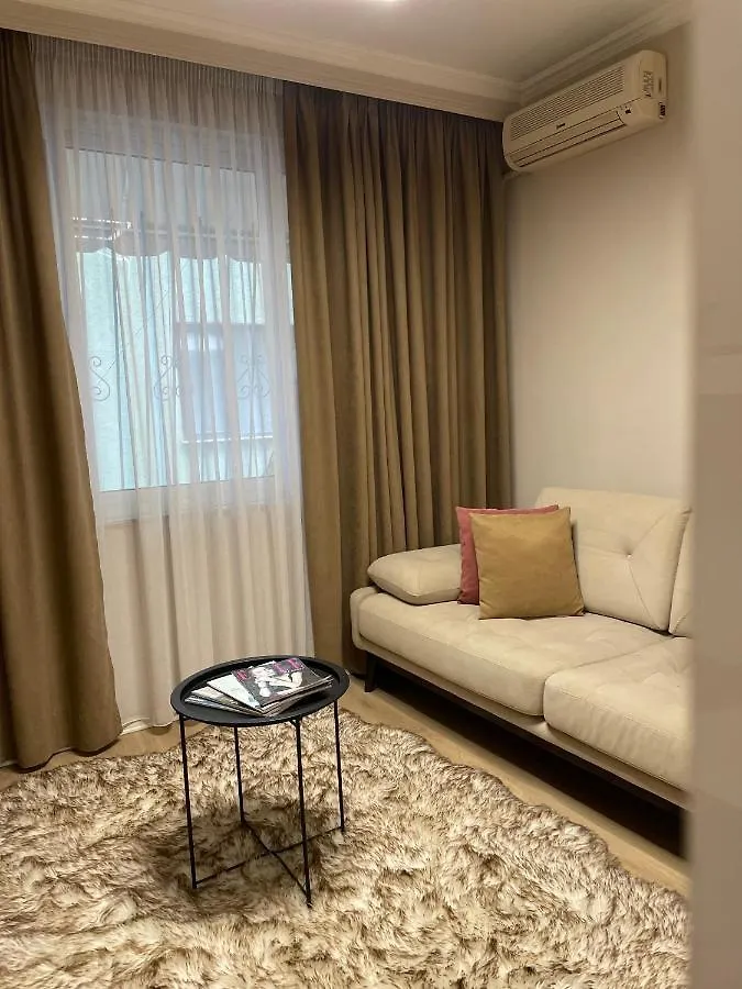 City Rest Bllok Τίρανα
